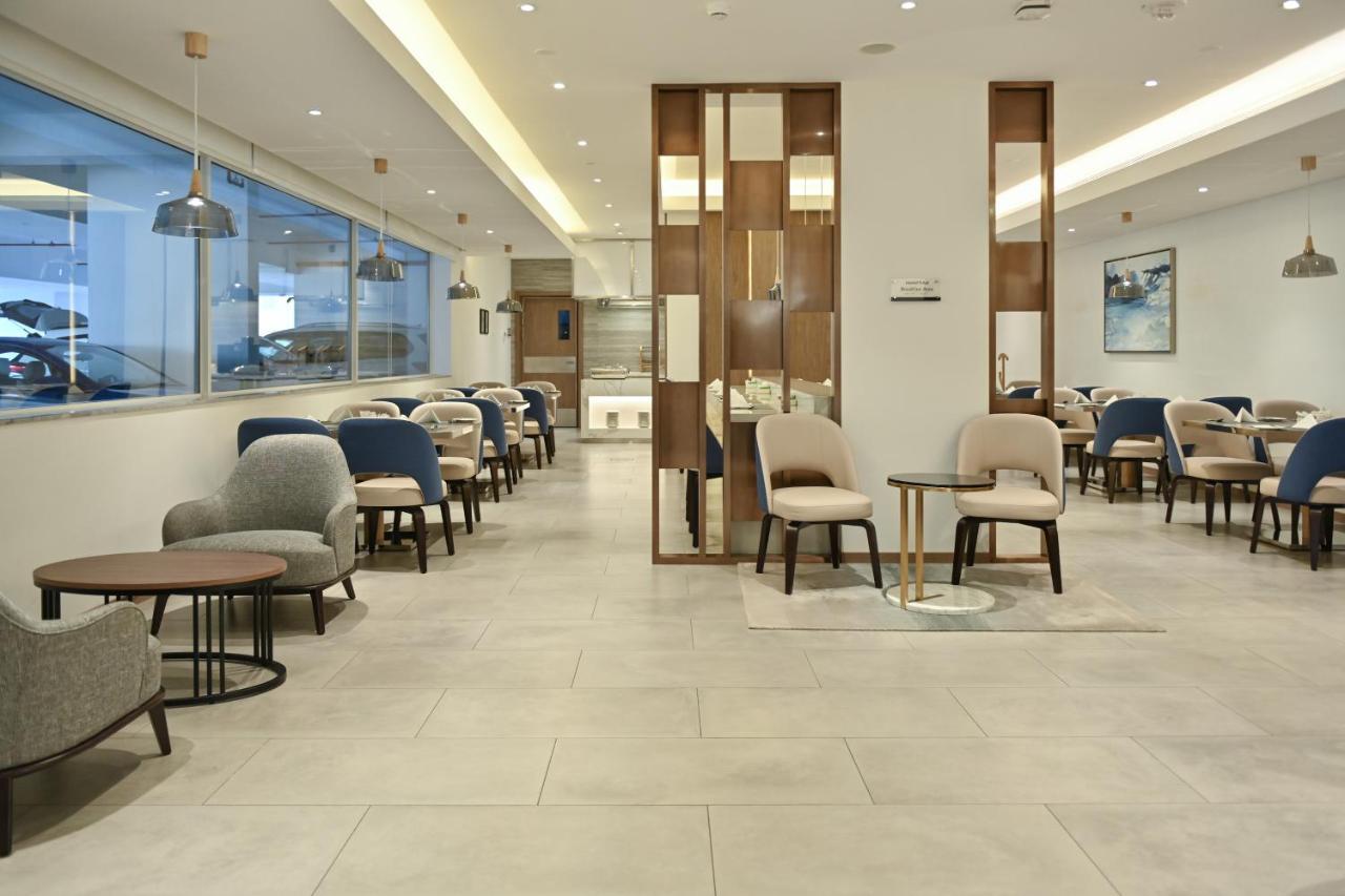 Comfort Hotel Jeddah King Road Exterior photo