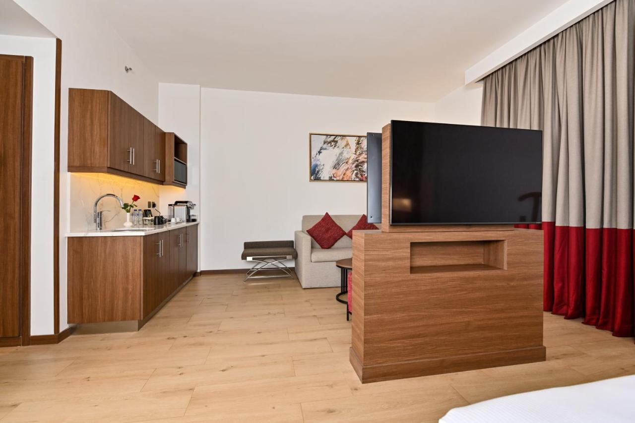 Comfort Hotel Jeddah King Road Exterior photo